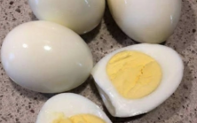 Haşlanmış yumurtayı bu yaygın yeme şekli damarlarınızı tıkayabilir.