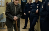 Polis karakolunda 80 yaşındaki bir adama güldüler