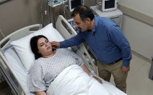 Doktorlar, üç aydır komada olan bir kadını makineden ayırmaya karar verdiler