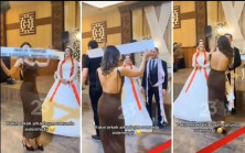 Düğünde Açtığı Pankart