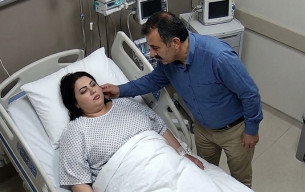 Doktorlar, üç aydır komada olan bir kadını makineden ayırmaya karar verdiler